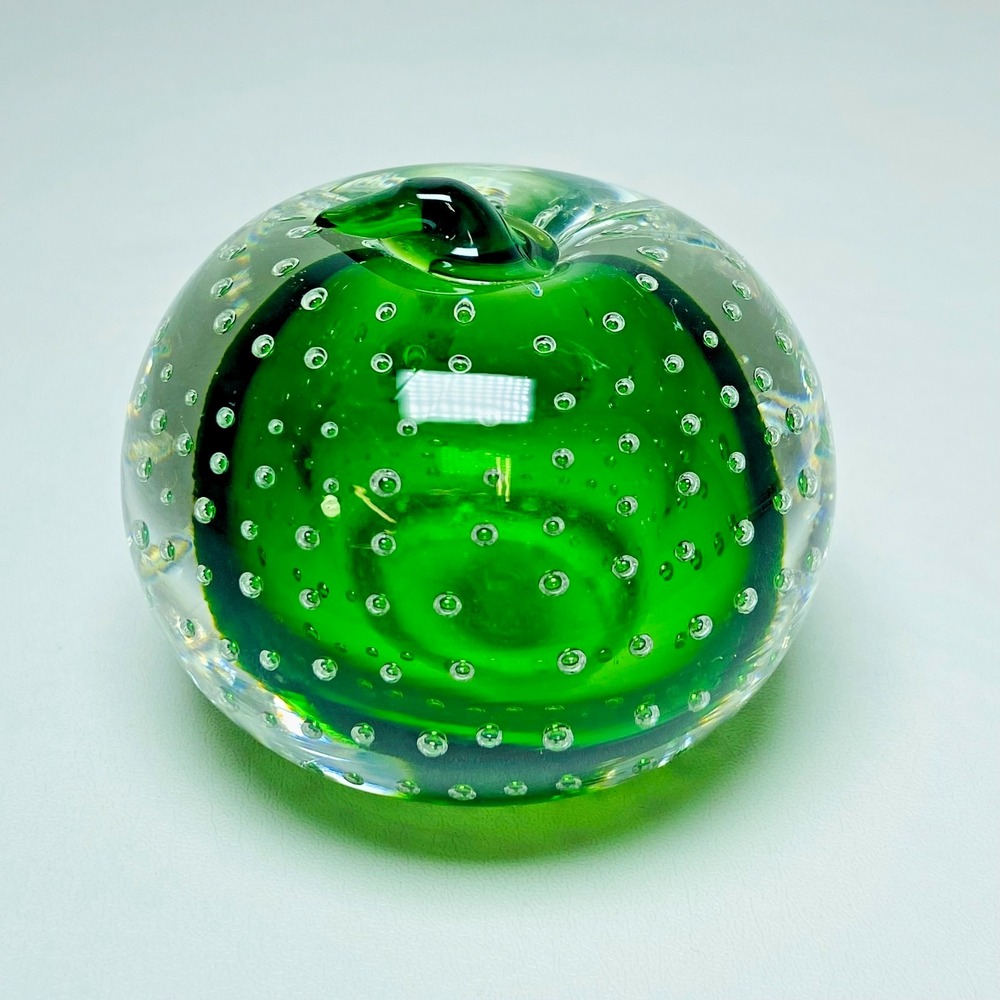 Vintage‎ Paperweight Green Glass Apple Controlled Bubble 1970s 2" School Teacher